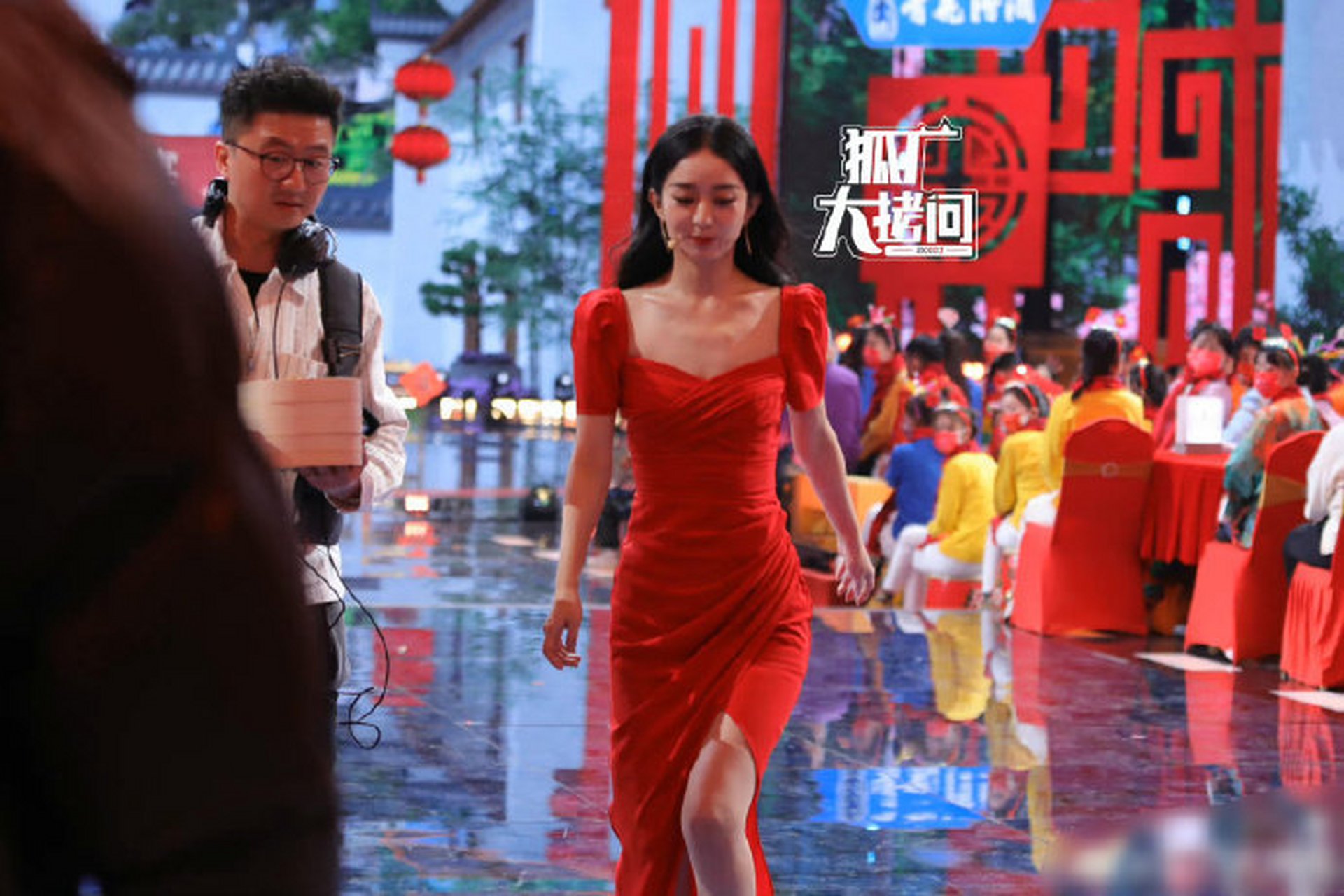 赵丽颖北京春晚彩排路透来咯! 颖宝这个身材尊滴好棒!