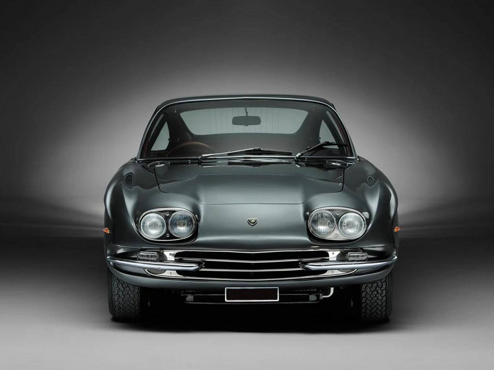 兰博基尼400 gt的生产始于1966年,它搭载的4升12缸发动机,已在350 gt