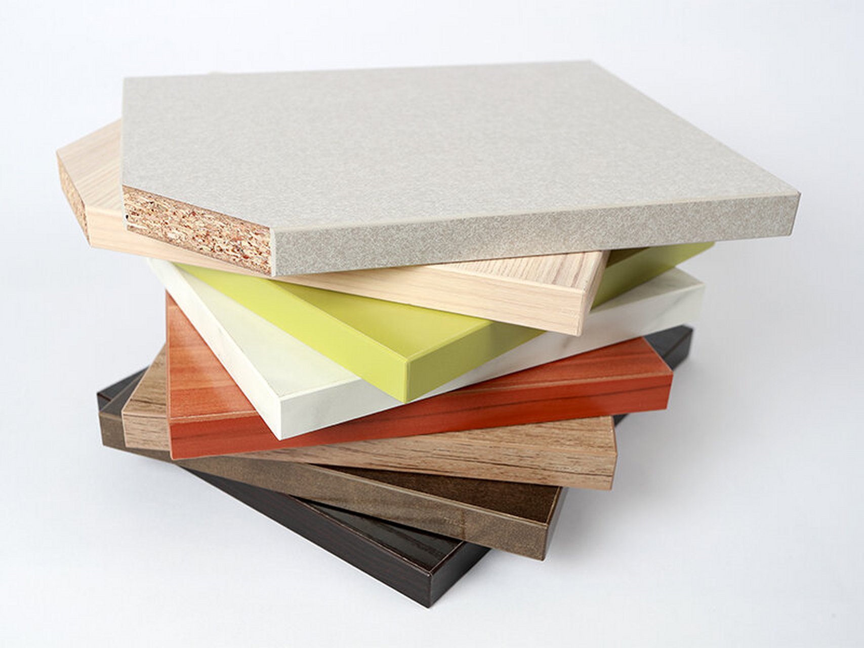 索菲亚的背板是康纯板吗?