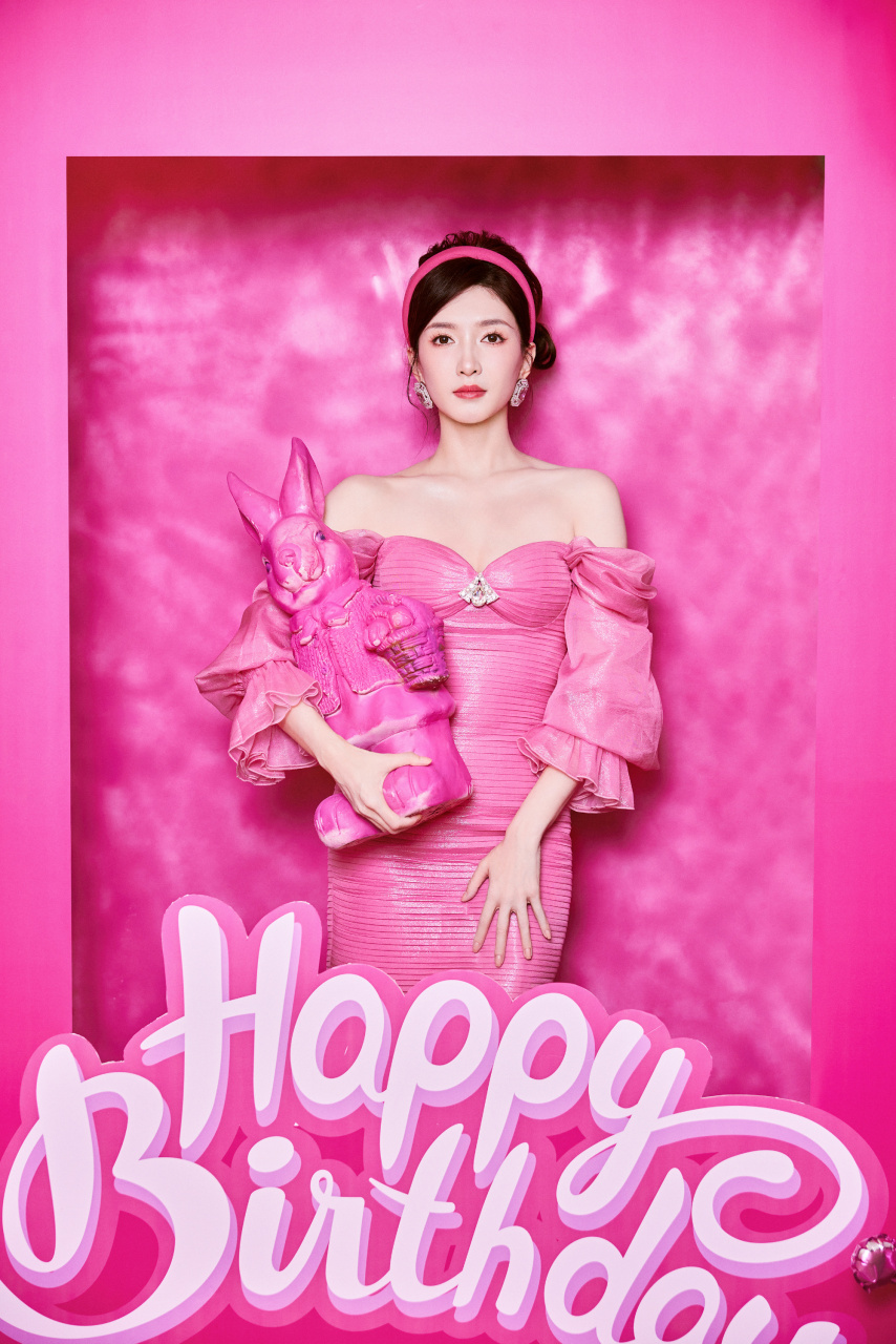 江疏影生日粉色浪漫写真大片