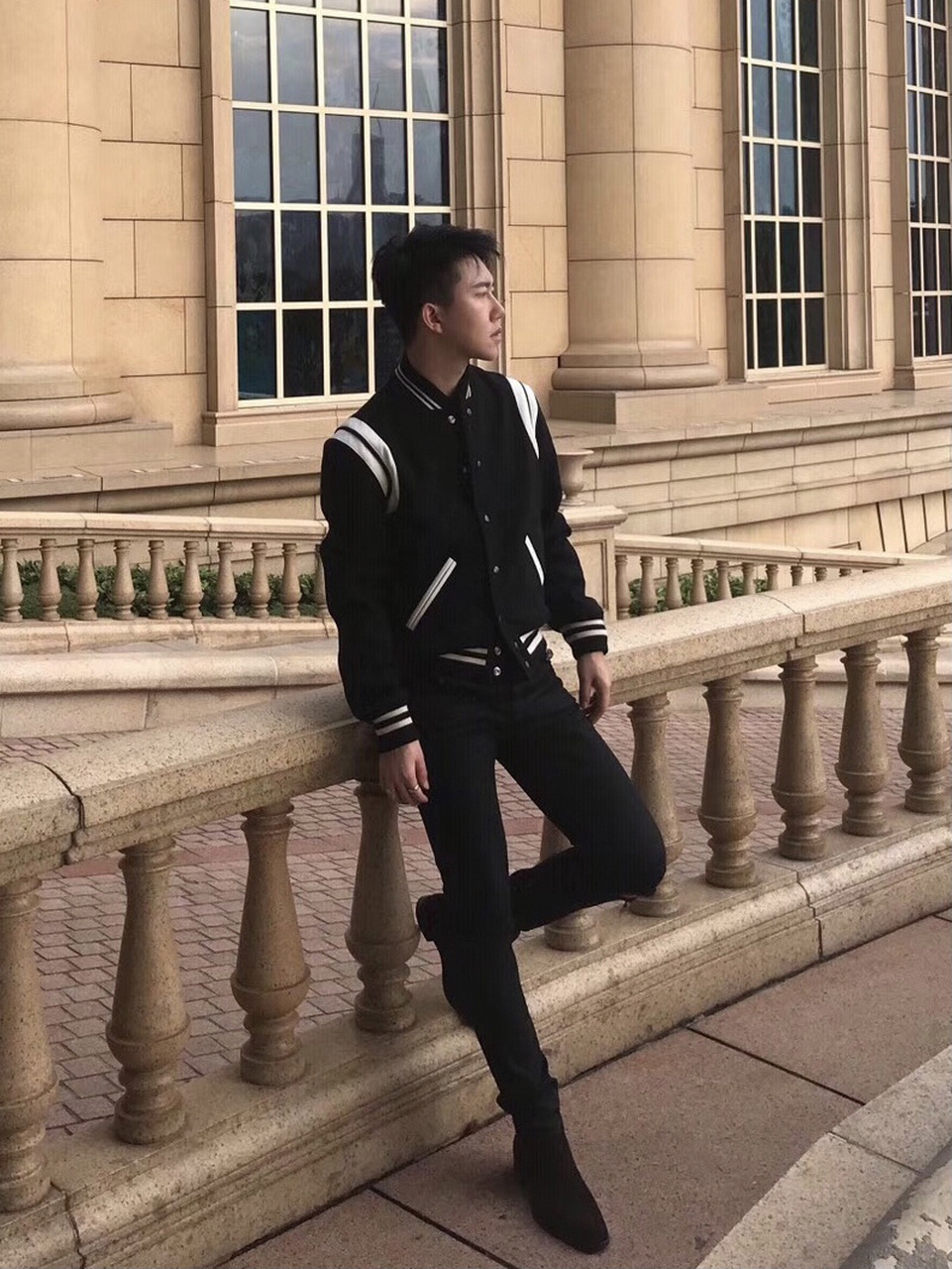 圣罗兰 saint laurent#teddy棒球服应该算作最经典单品之一了 秀上