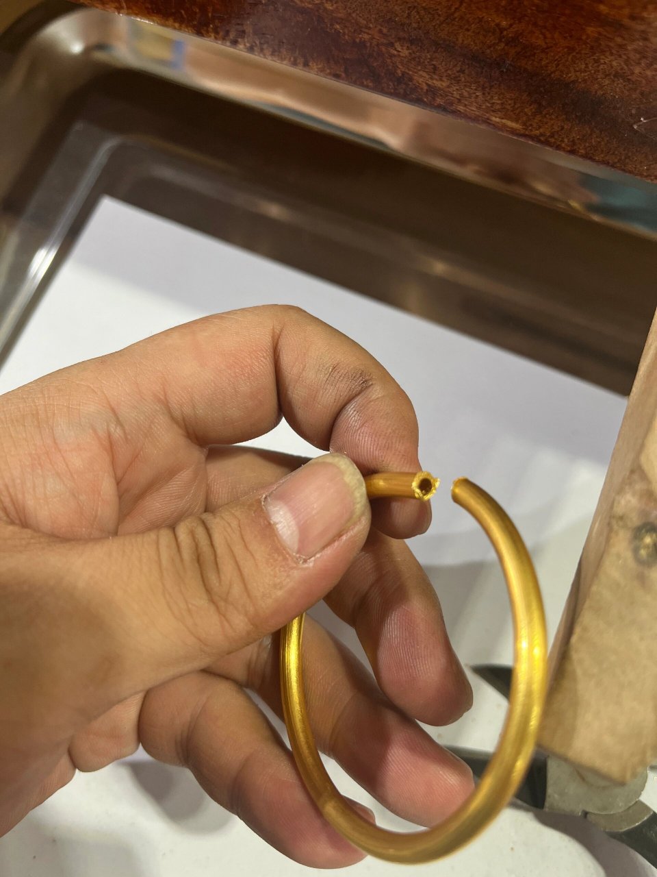 好多人都感觉空心管的薄,容易变形!这个主要还是要看克重!