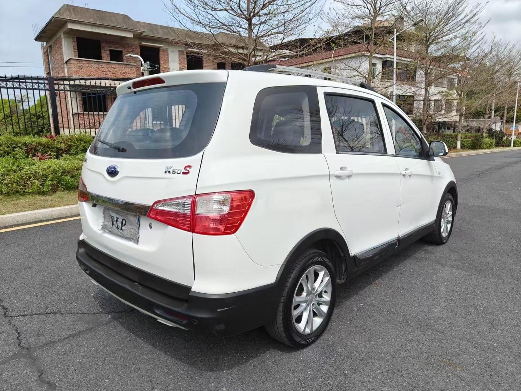 7座:本地一手16年开瑞k50,1.5手波!车况精品,只要一万多包过户