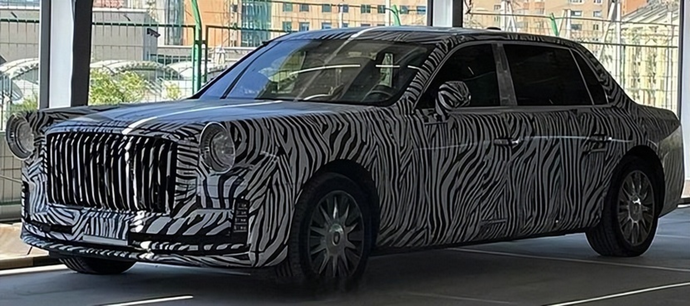 其中红旗e-ls概念车是红旗l系列的纯电动概念车型,定位为新能源旗舰