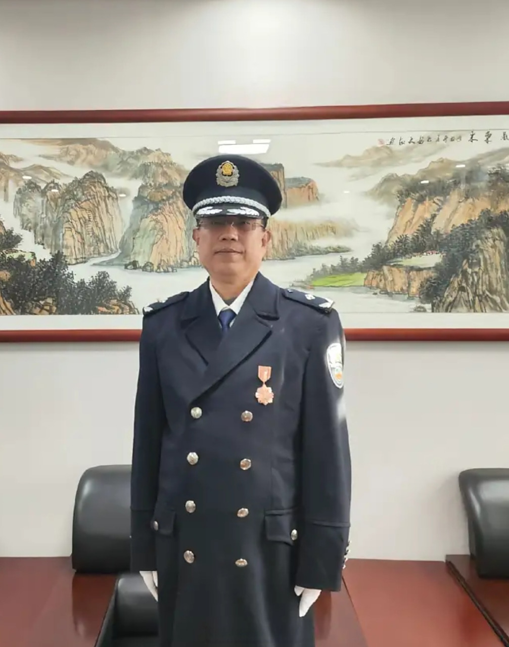 少见的警用大衣