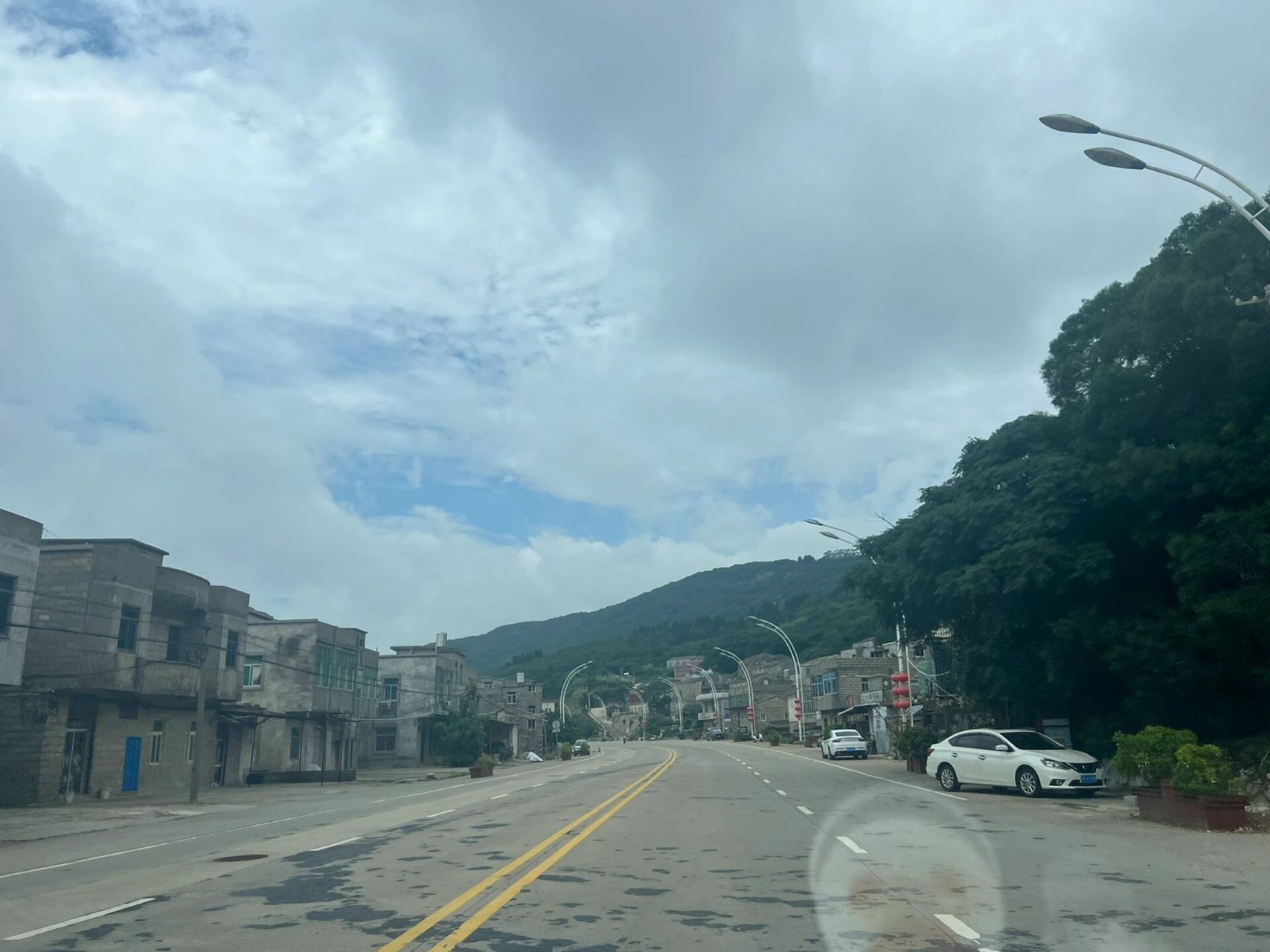 今日天气预报大部多云7815!