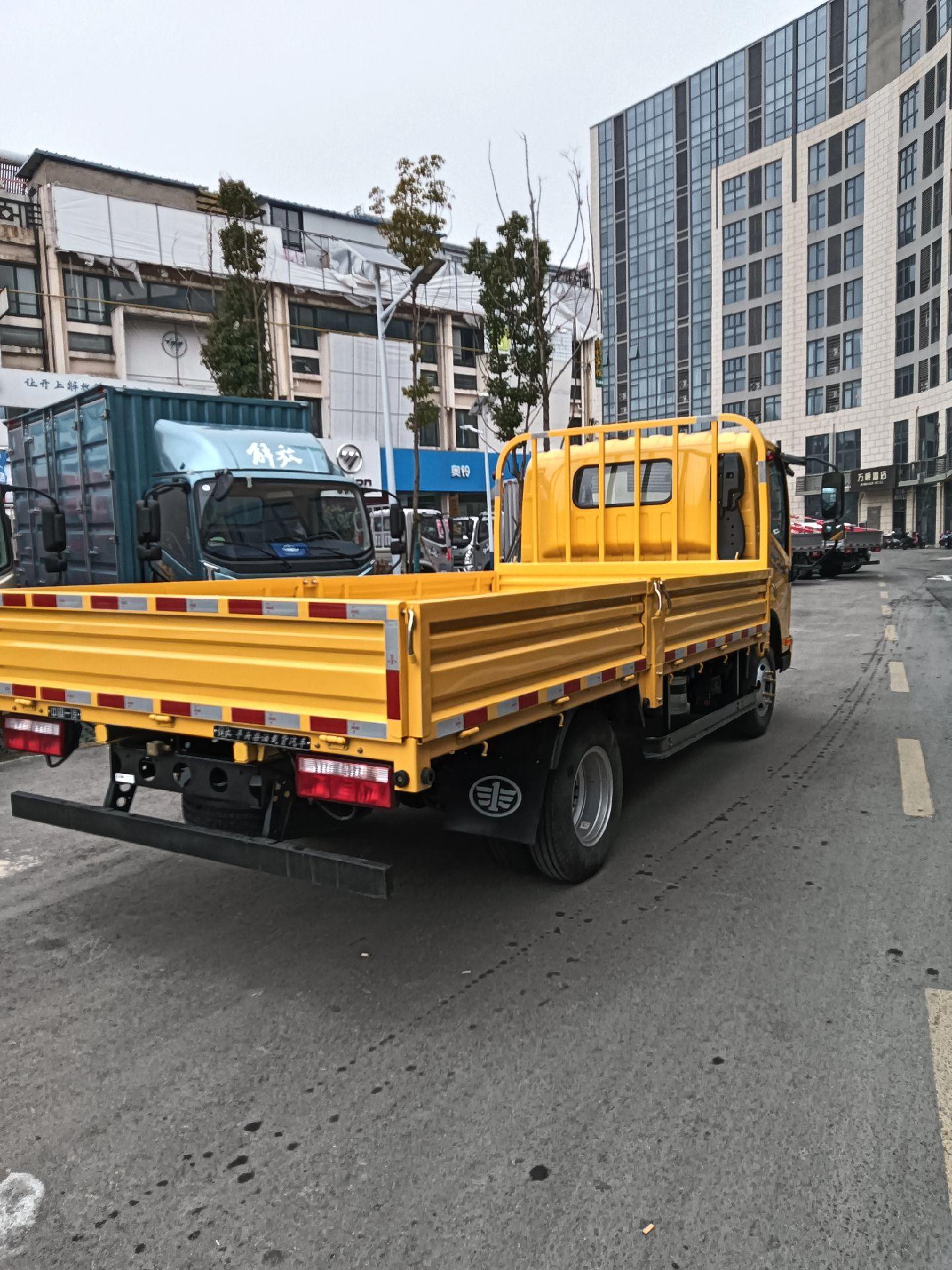 2米单排蓝牌栏板车已到店.锡柴140马力国六,五档变速箱,7