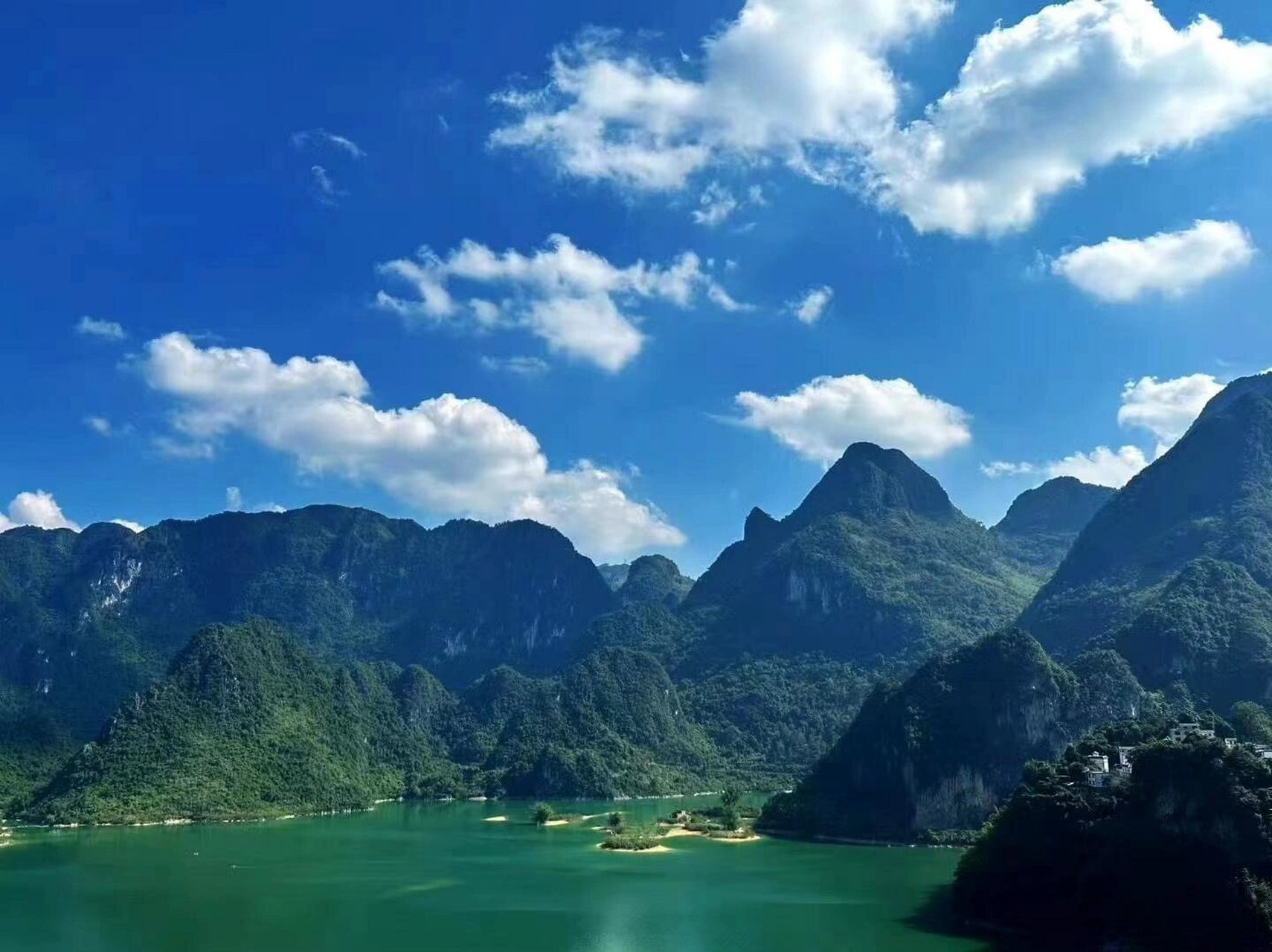 百色·凌云浩坤湖湿地公园