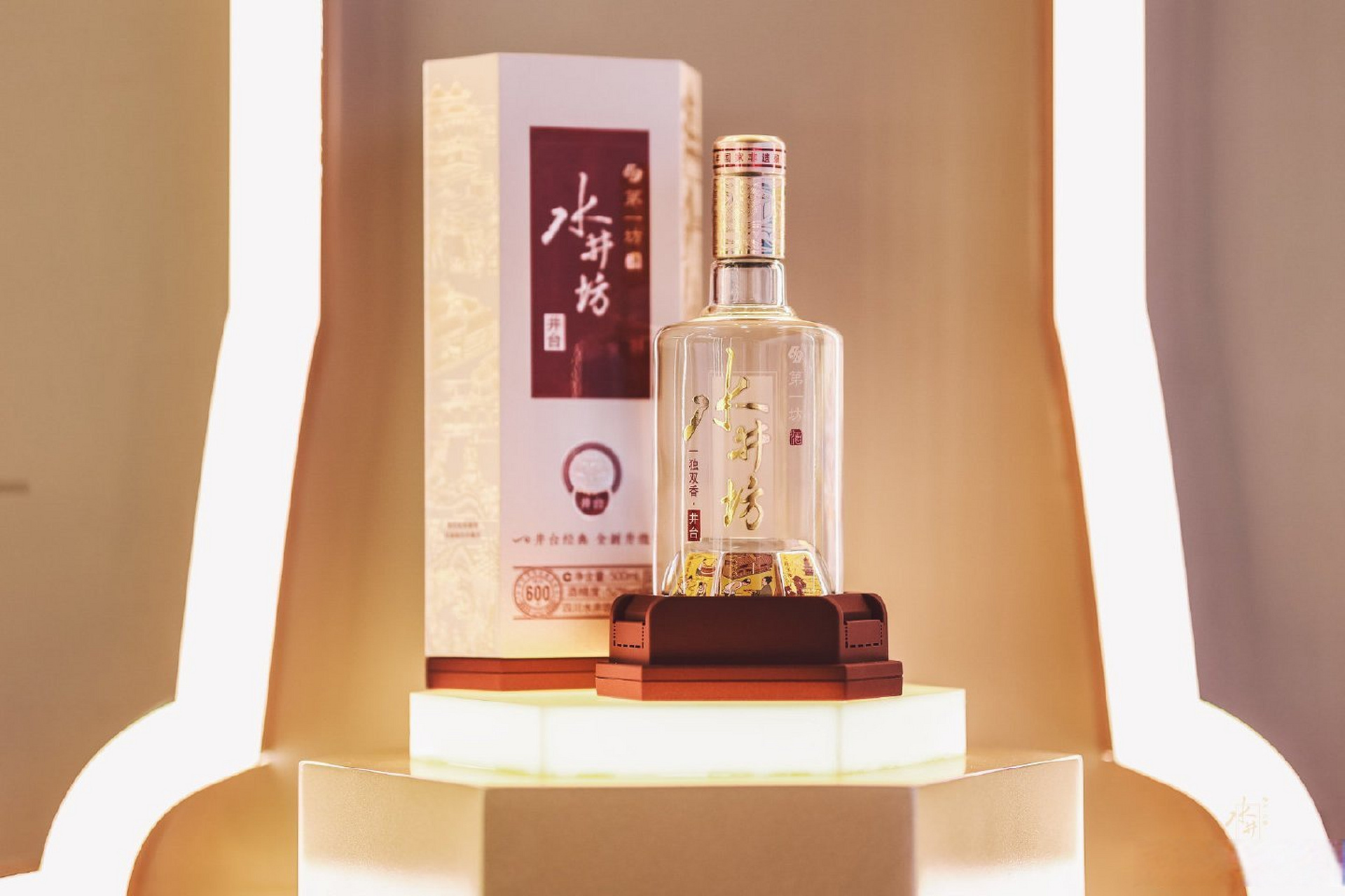 酒中美学美在酒中 #水井坊井台#  水井坊官方微博  美学无处不在