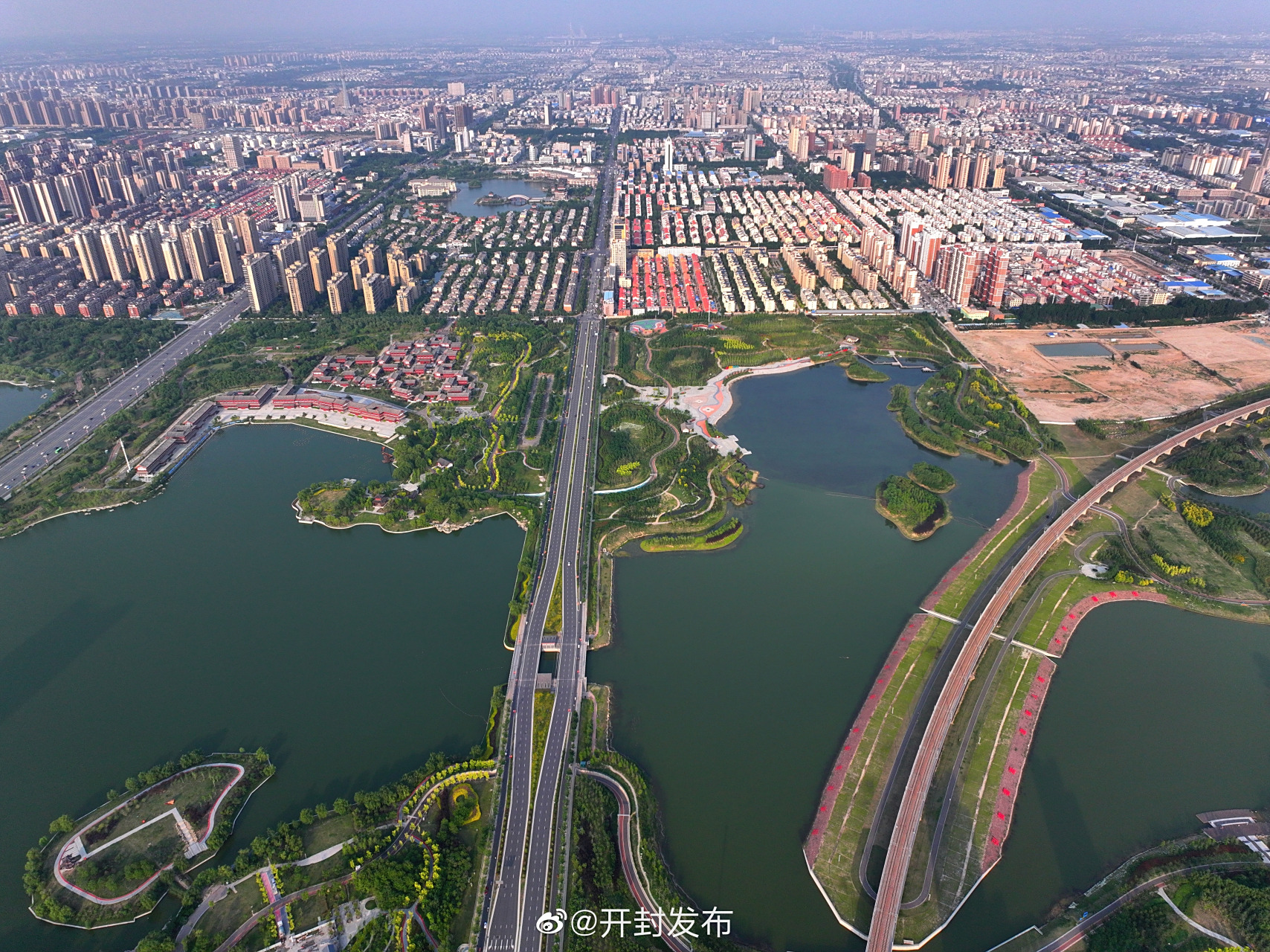 【俯瞰黑岗口调蓄水库】#聚焦开封高质量发展#  随着夏季的到来,整个