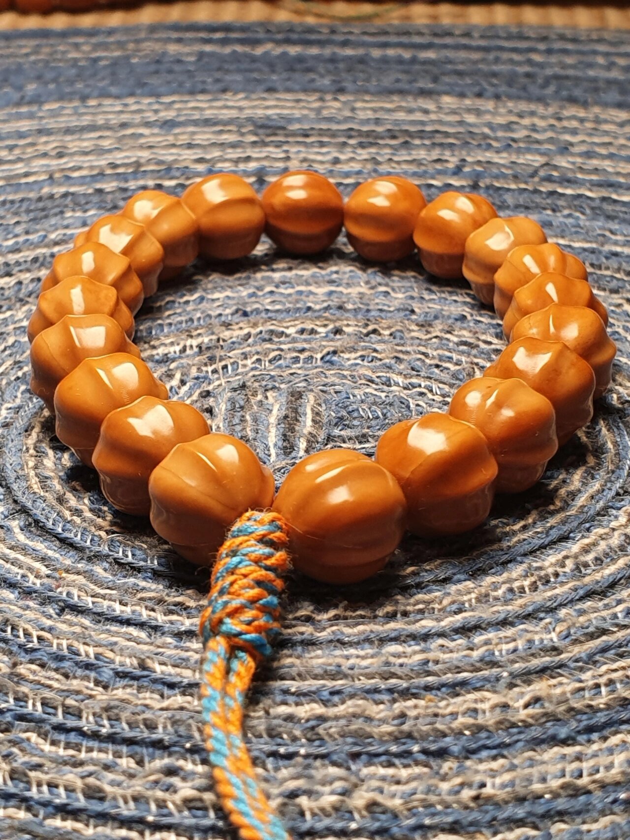 1286号猴头核桃雕刻鲨鱼鳍小手持,11mm,深清打底,直接上手盘玩皮质醇