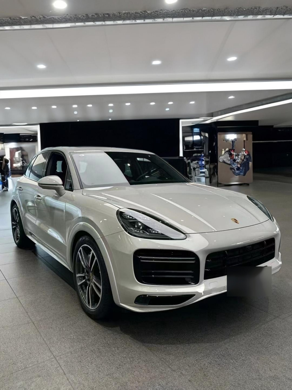 cayenne哑灰色,get到了吗?颜值很高的一款保时捷,贼拉好看,极致完美!