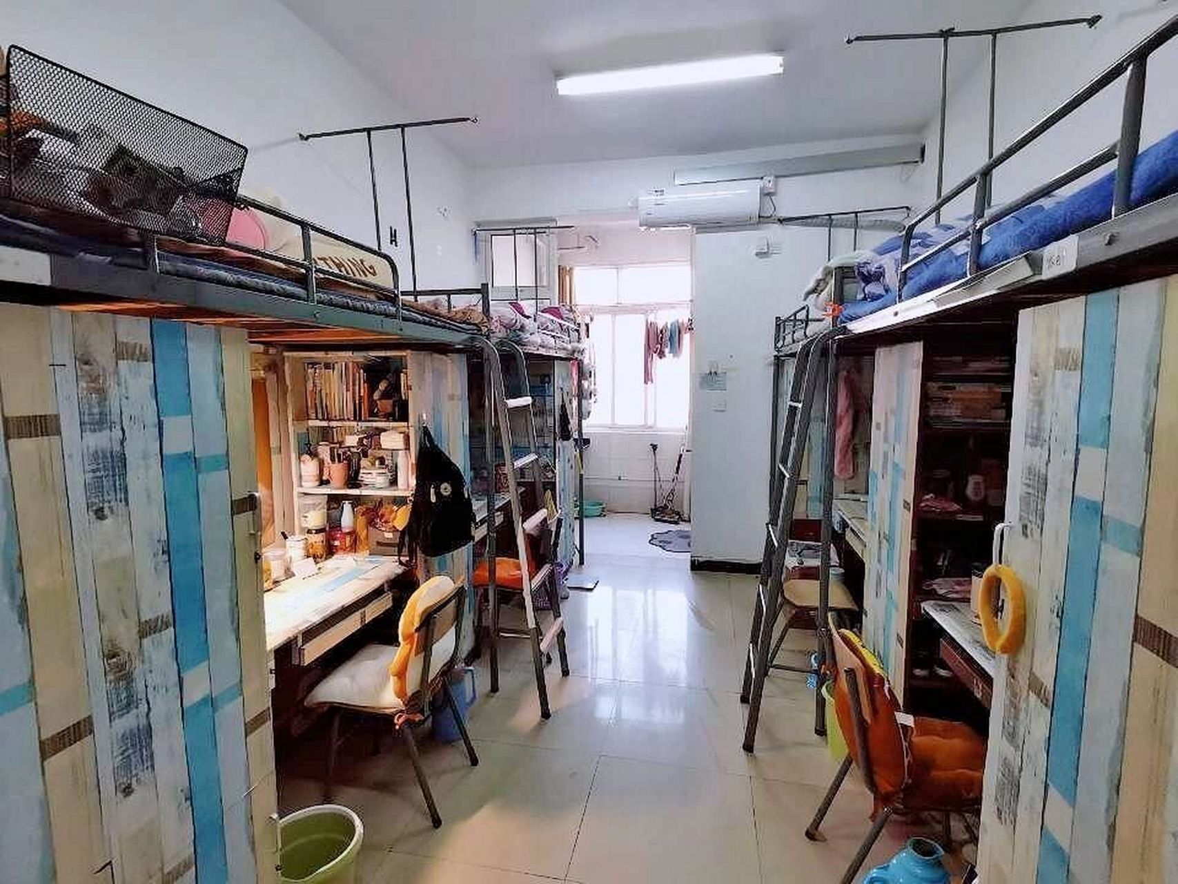 连云港师范高等专科学校宿舍状况    根据学弟学妹的要求,这是我们