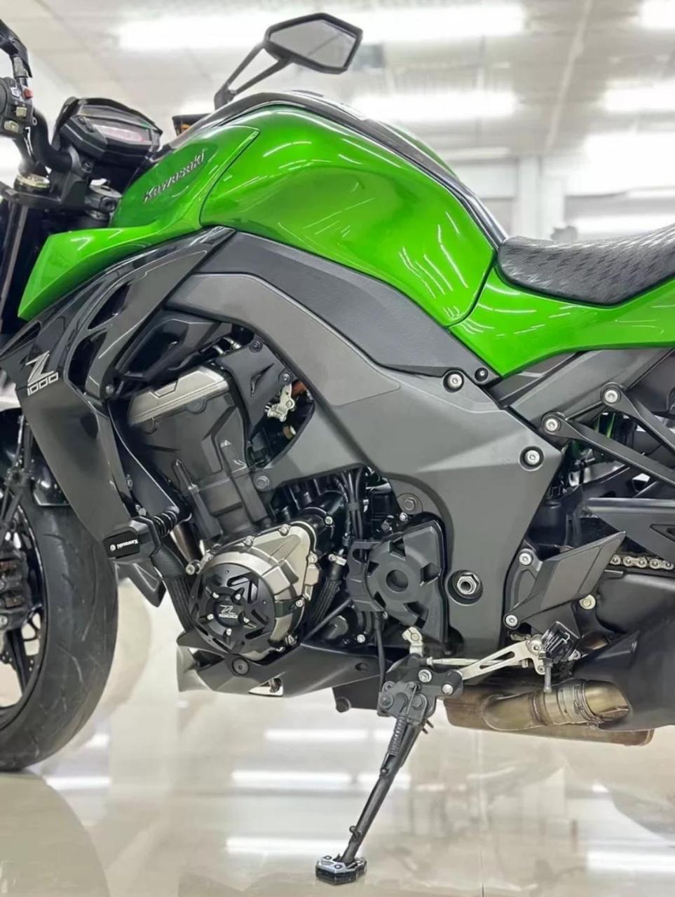 大贸川崎z1000  几万块骑回家.