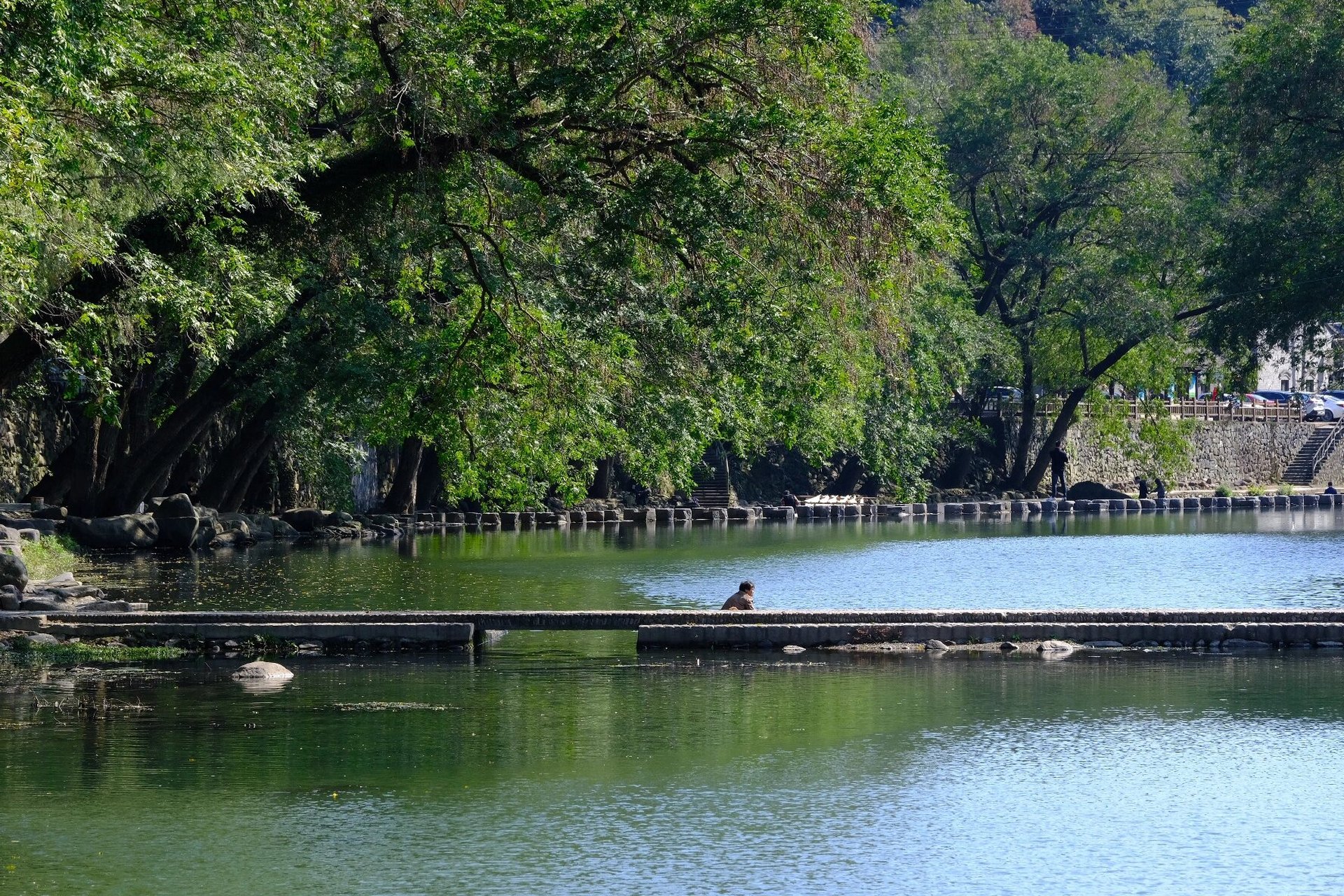 藏在山里的古村余姚中村 余姚古村里的小桥流水