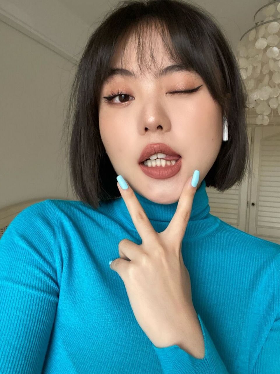 上次剪发过于自信,一刀剪的太短,留了半个月终于到了我最爱的短发长度