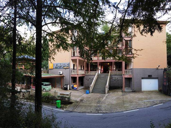 浙江湖州安吉董岭龙岭山庄农家乐,位于景区内,鲜笋可劲吃!