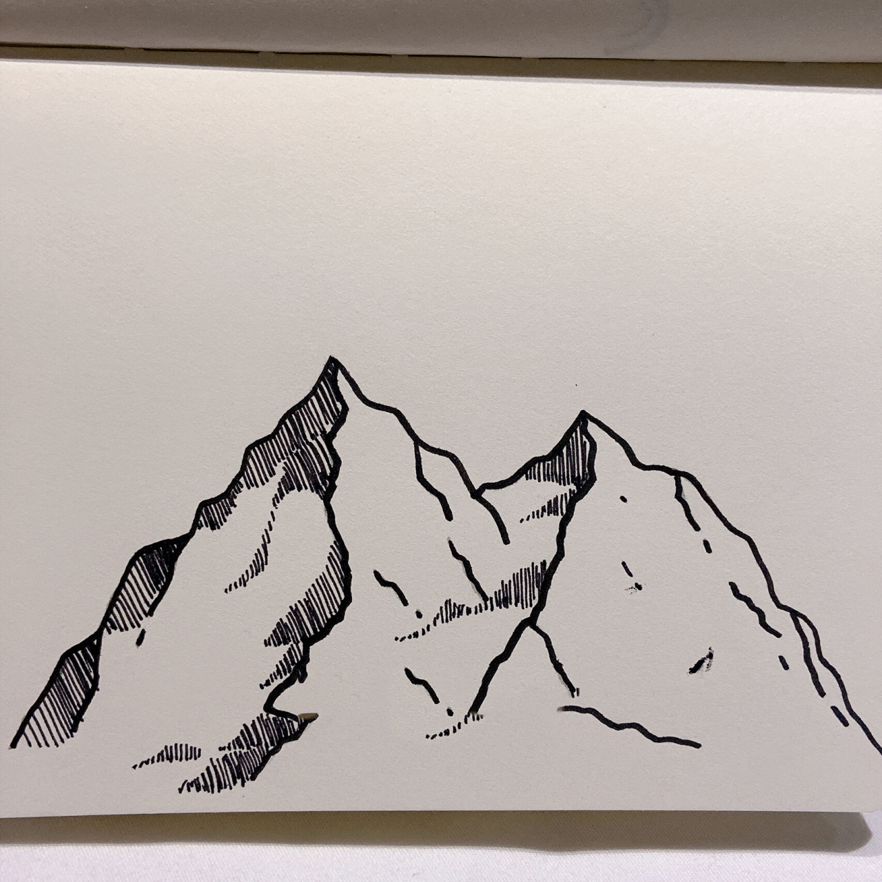 黑白简笔画 零基础手绘 今天是一座很简单的山 有纸笔就能画 临摹