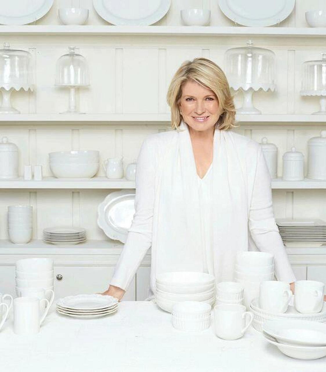 martha stewart,美国女企业家, 被誉为家政女王.