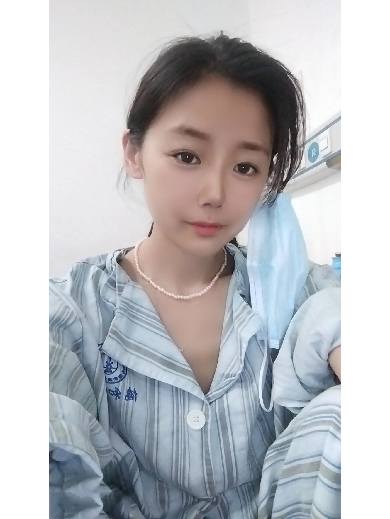 复发转移的我入院的第一天,病号服也穿起来了,又一次开始跟命运赛跑了