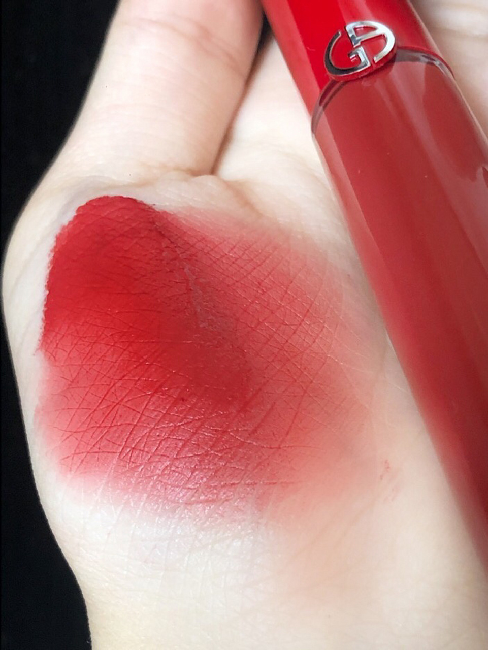 今年买到最爱的唇釉必须是阿玛尼415!