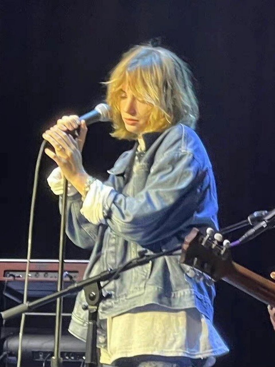 是星二代也是姬圈天菜|酷帅中性风斩女穿搭 玛雅霍克是演员,是歌手,是