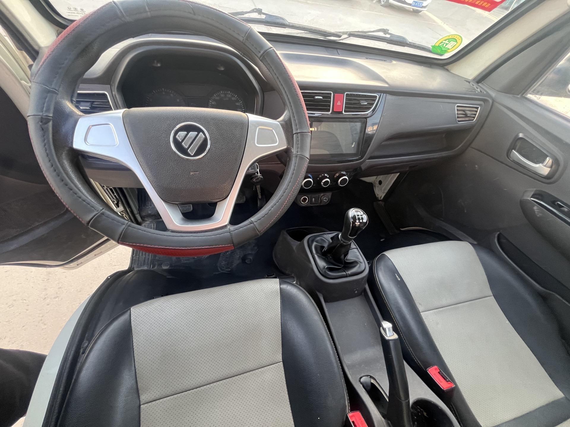 新到21年祥菱m1 汽油1.6l单排 货箱尺寸3