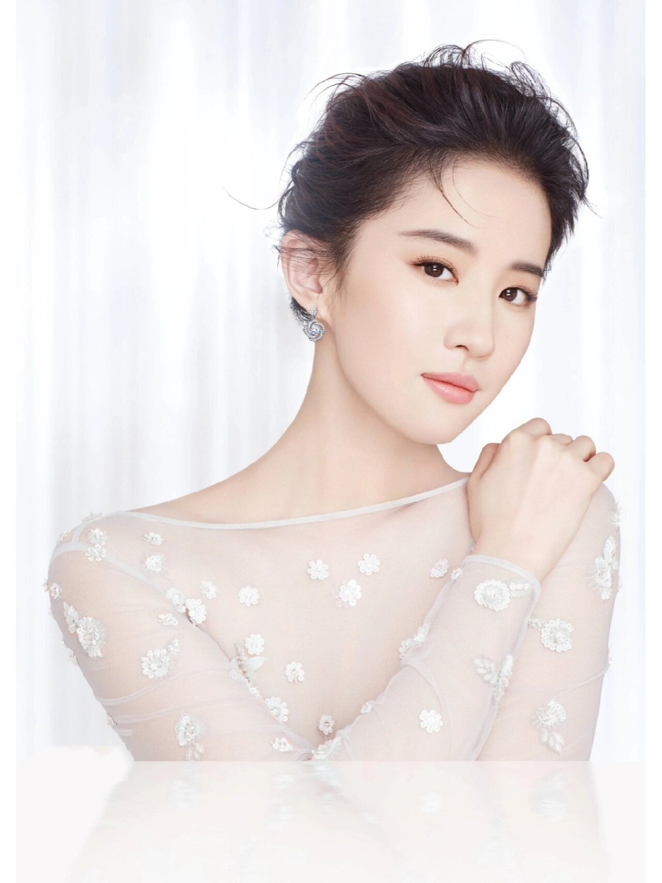 刘亦菲中国黄金广告 女神刘亦菲的中国黄金广告,这也是女神饭目前最后