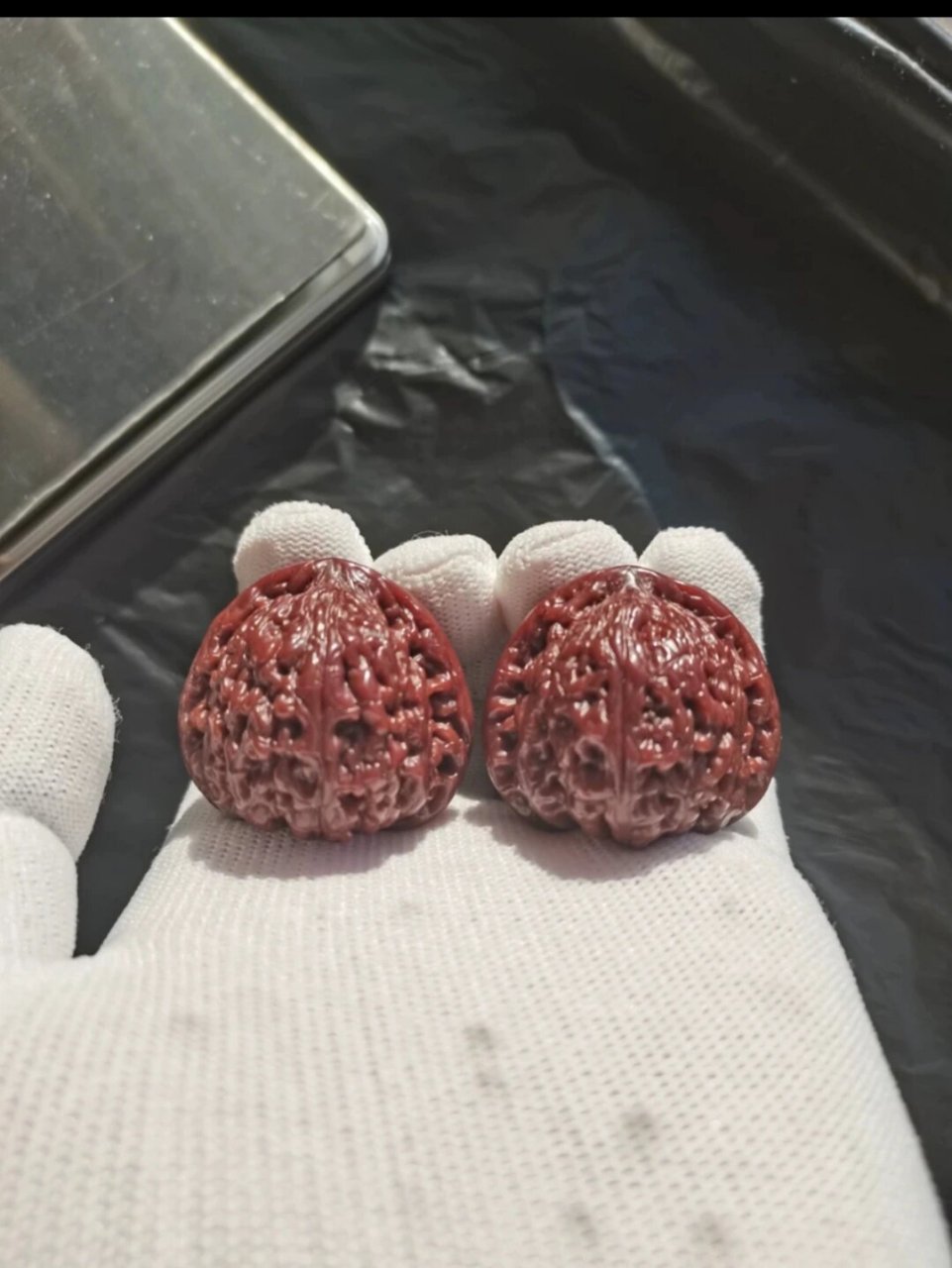 头 97密纹狮子头又名红玛瑙是以核桃的纹路来命名的,产地在承德和