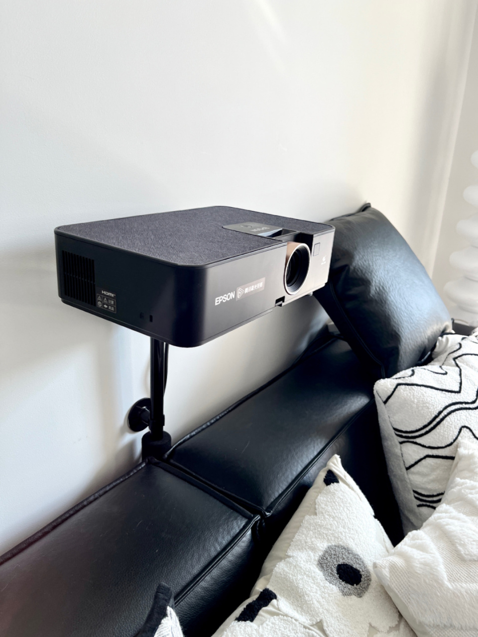 爱普生a100灯泡投影仪903399 落地投影支架90137 配上索尼音箱