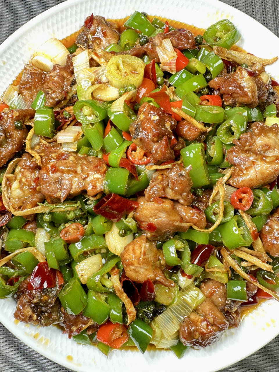 今日分享 6015江湖菜系列【尖椒鸡】 96食材:鸡肉94,9215
