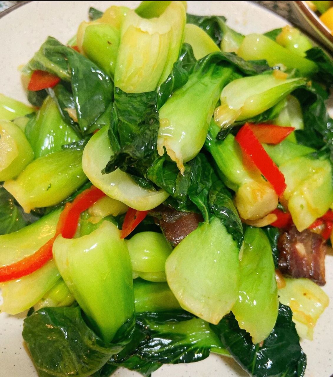 家常小炒～炒油菜97 9797食材95 油菜500克,腊肉适量,大蒜5瓣