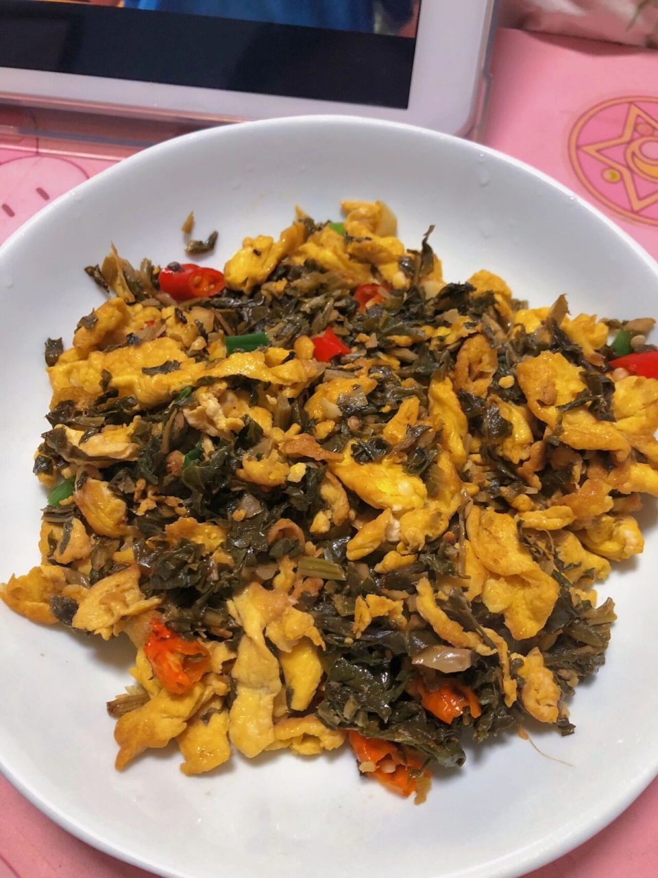 雪菜炒鸡蛋 雪菜炒鸡蛋