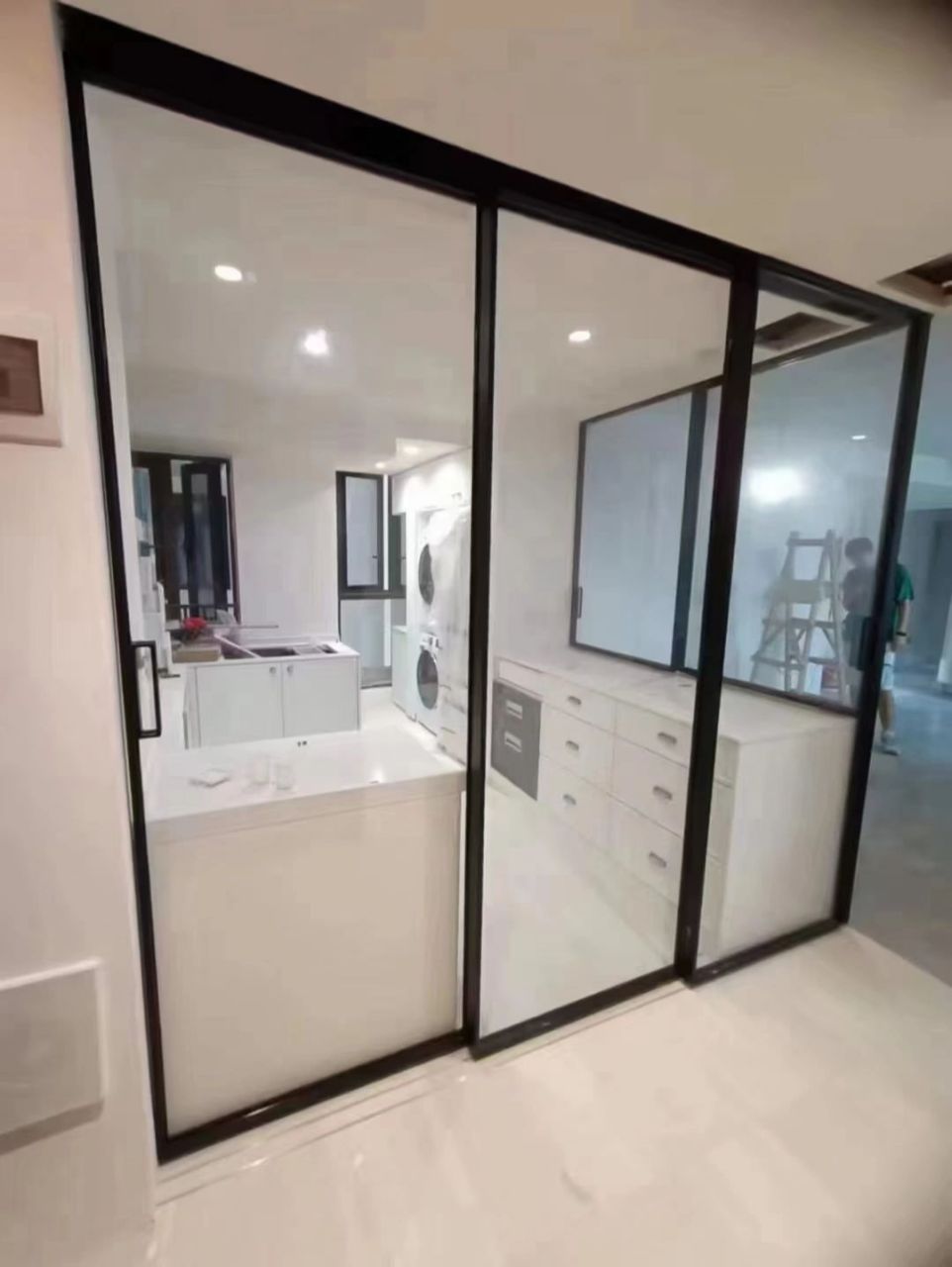 360一平方,极窄三联动推拉门钛镁合金 360一平方,极窄三联动推拉门 钛