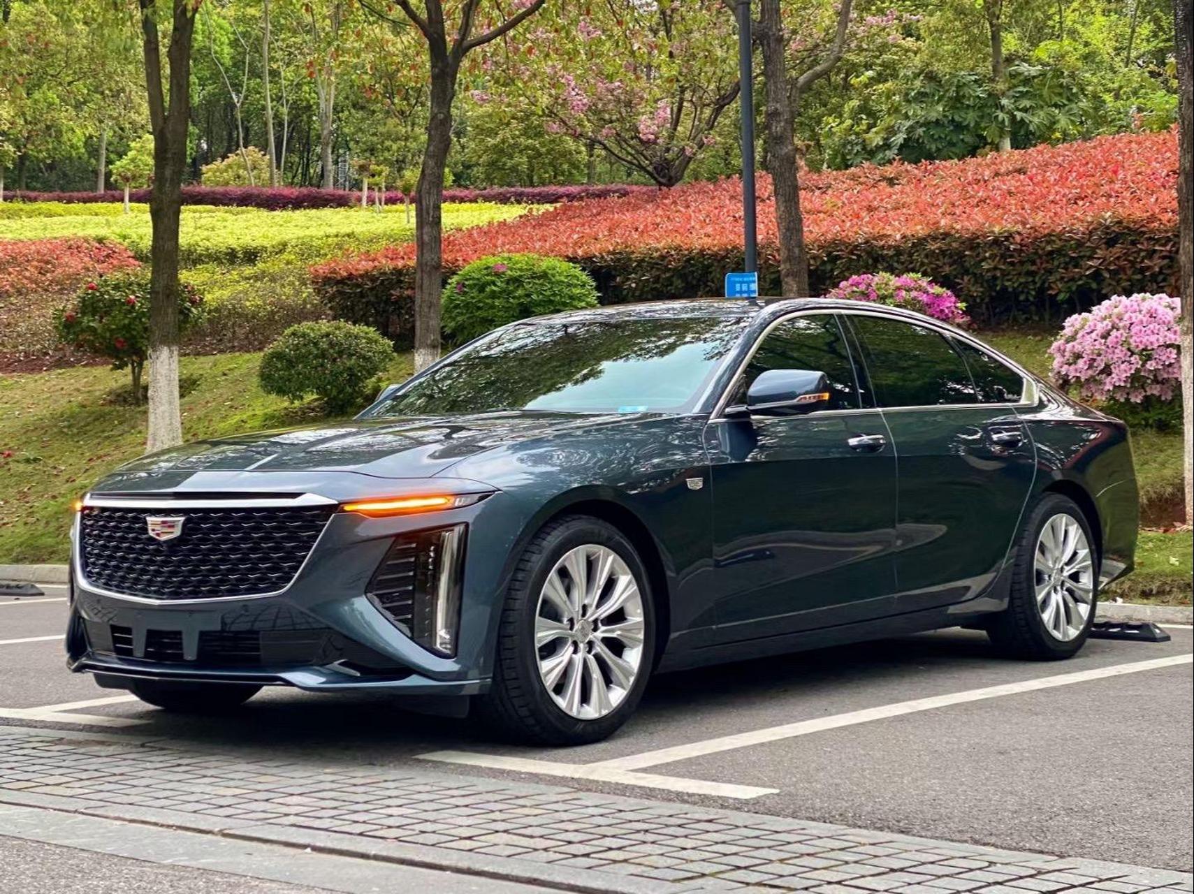 新到2023款凯迪拉克ct6 豪华版 6000公里实表 整车原版原漆 配置丰富