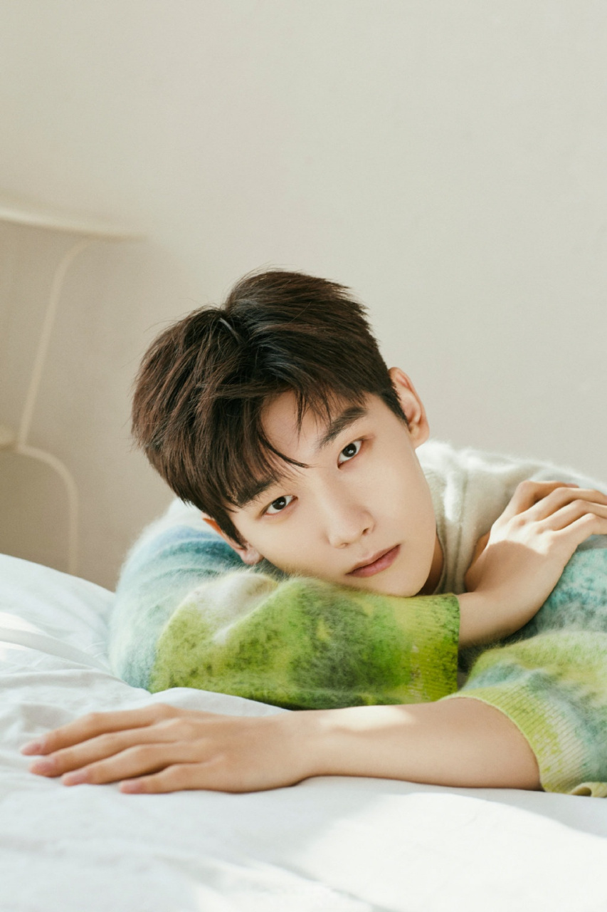 全世界最好的邢昭林# @邢昭林 开年绿意写真这才是春天的感觉呀~腿