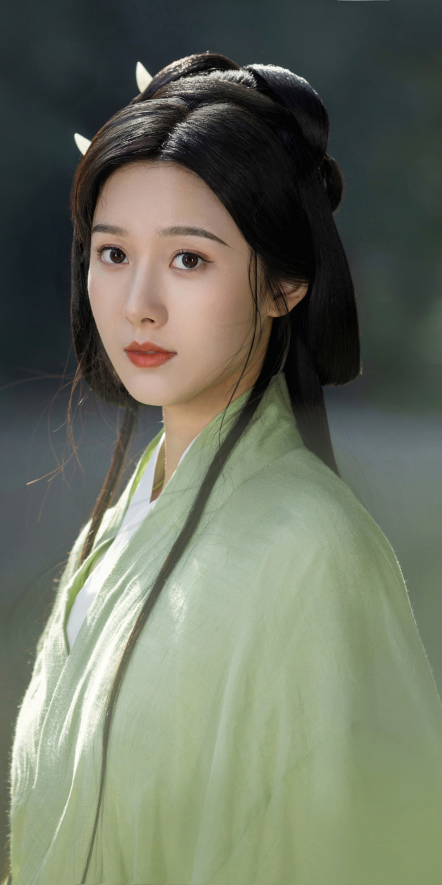 王子璇古风唯美壁纸写真图集:山间午后,塞外古城,灵动的古装美人.