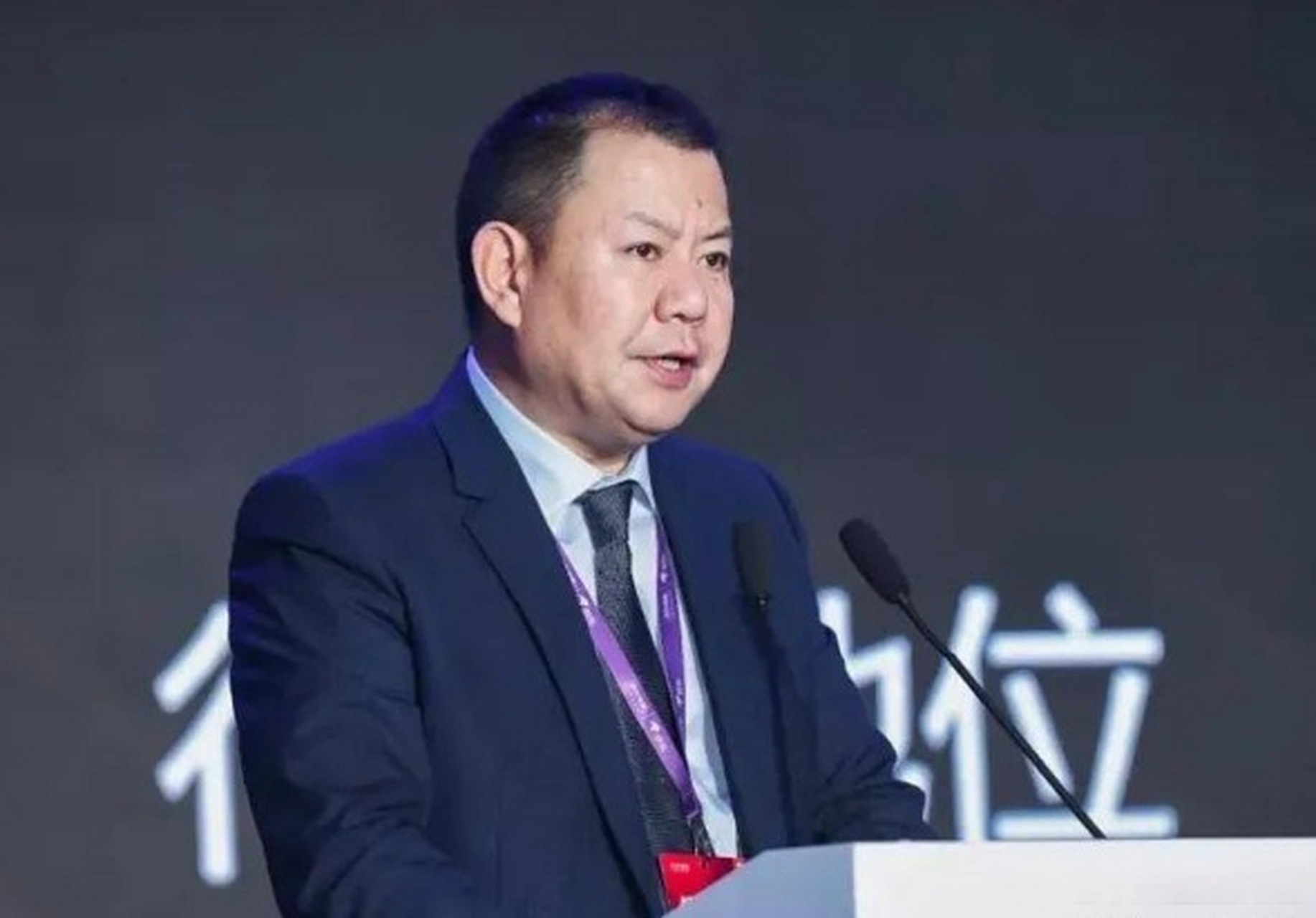 【京东多业务线高管调整:闫小兵回归或将负责创新零售部】 据界面新闻