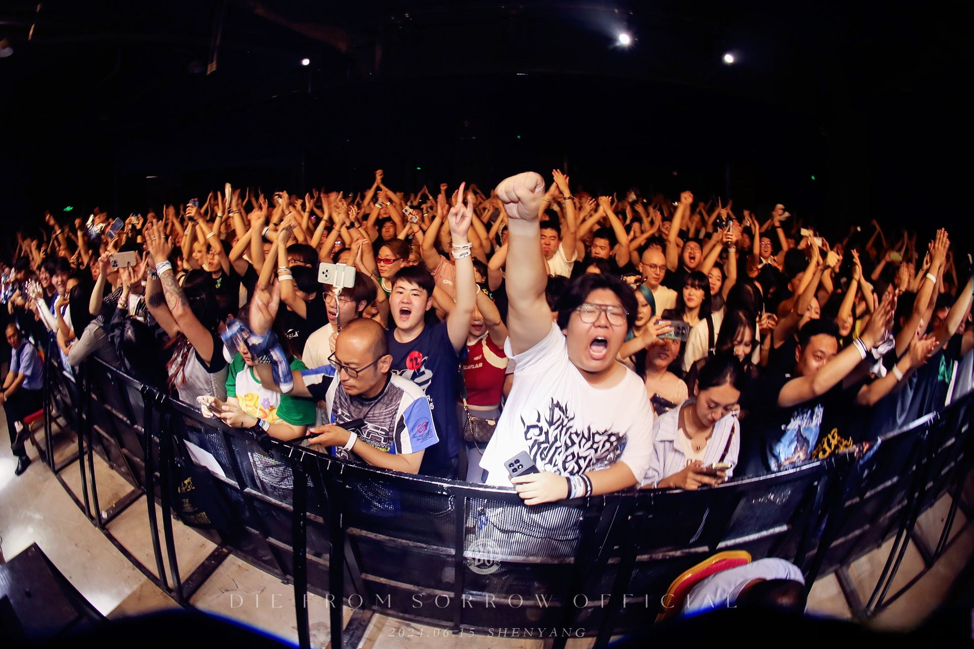 郁乐队#盛大的狂欢 全国巡演 沈阳站 感谢原料库livehouse 感谢来到