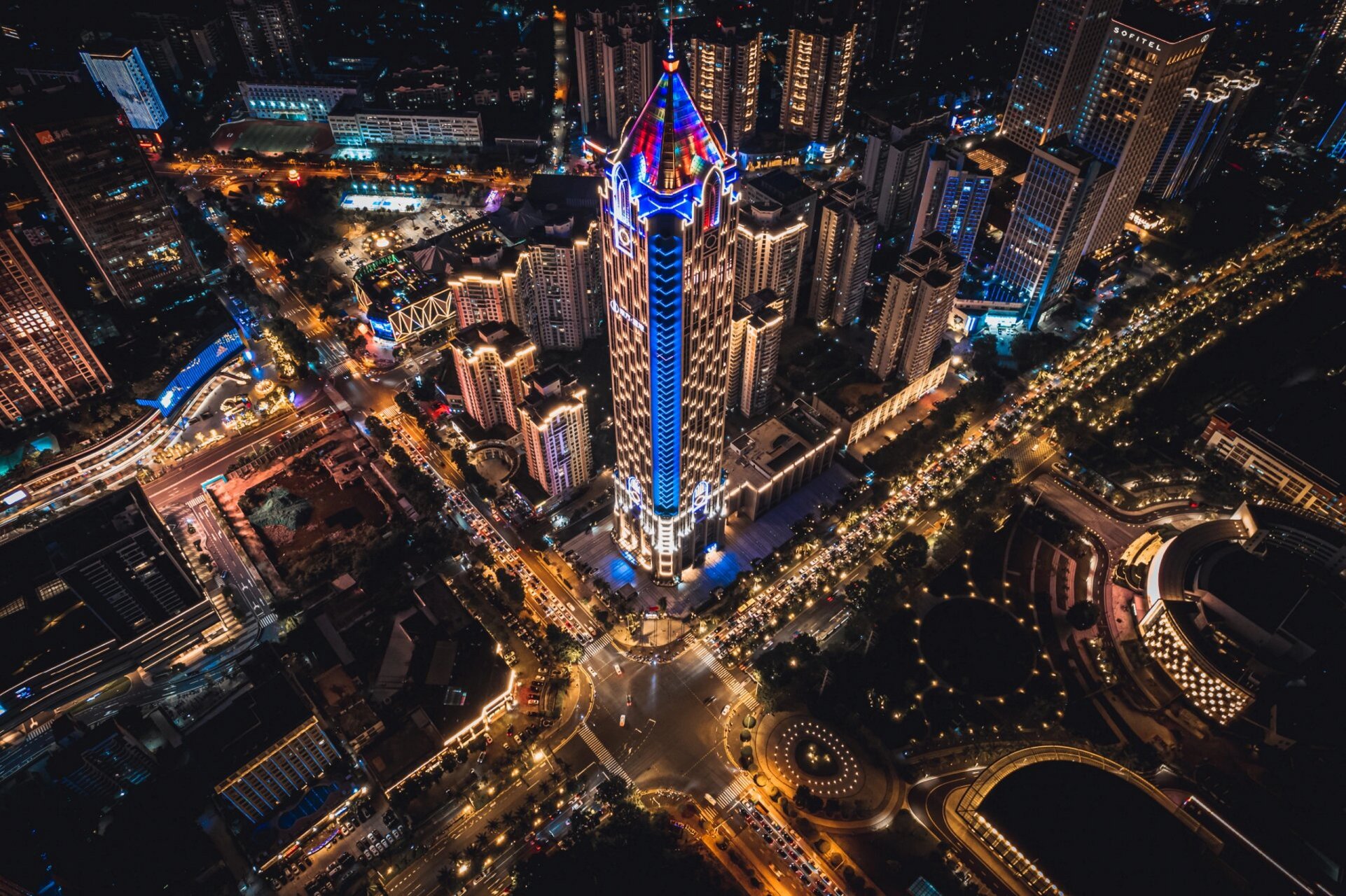 海口湾区地标:置地东方广场 置地东方广场位于海口滨海大道国贸cbd