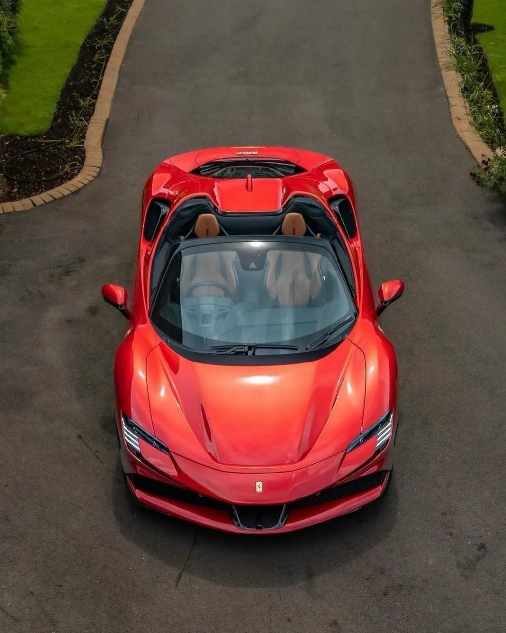 酒红色法拉利sf90 spider豪车超跑超话