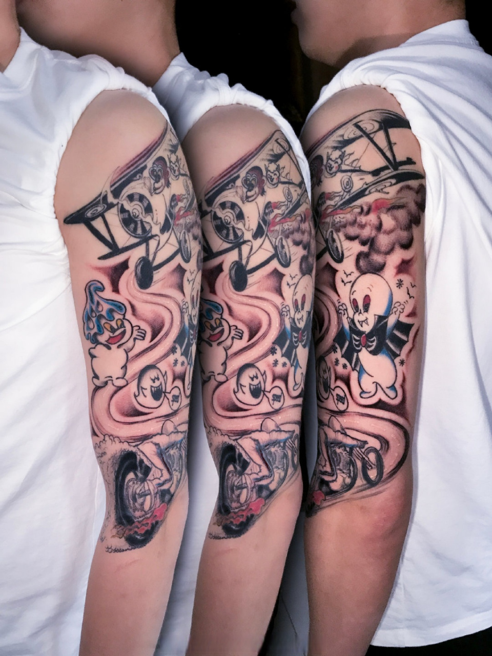 "樱花臂" (yinghua bi) 是指一种纹身样式,通常以樱花为主题.