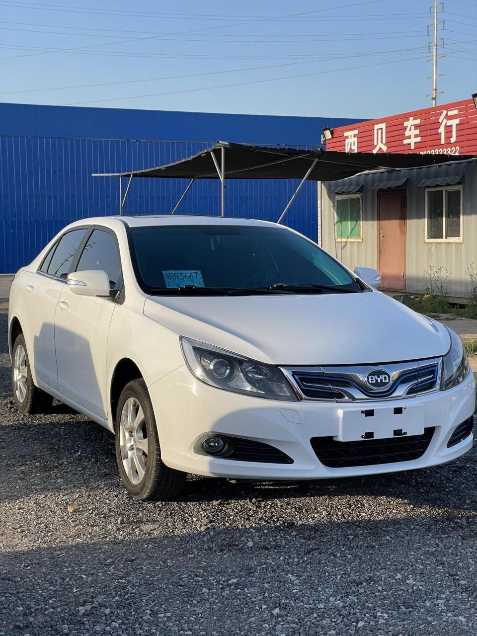 纯电车 纯电车16年12月份比亚迪e5.305续航.全车3块补漆.