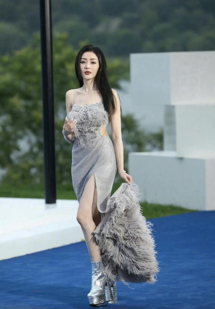 张天爱的恨天高,这谁能驾驭的了啊?