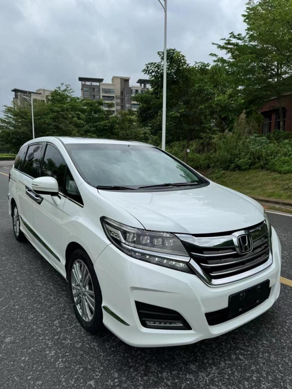 新到一手17年4月本田艾力绅,2.