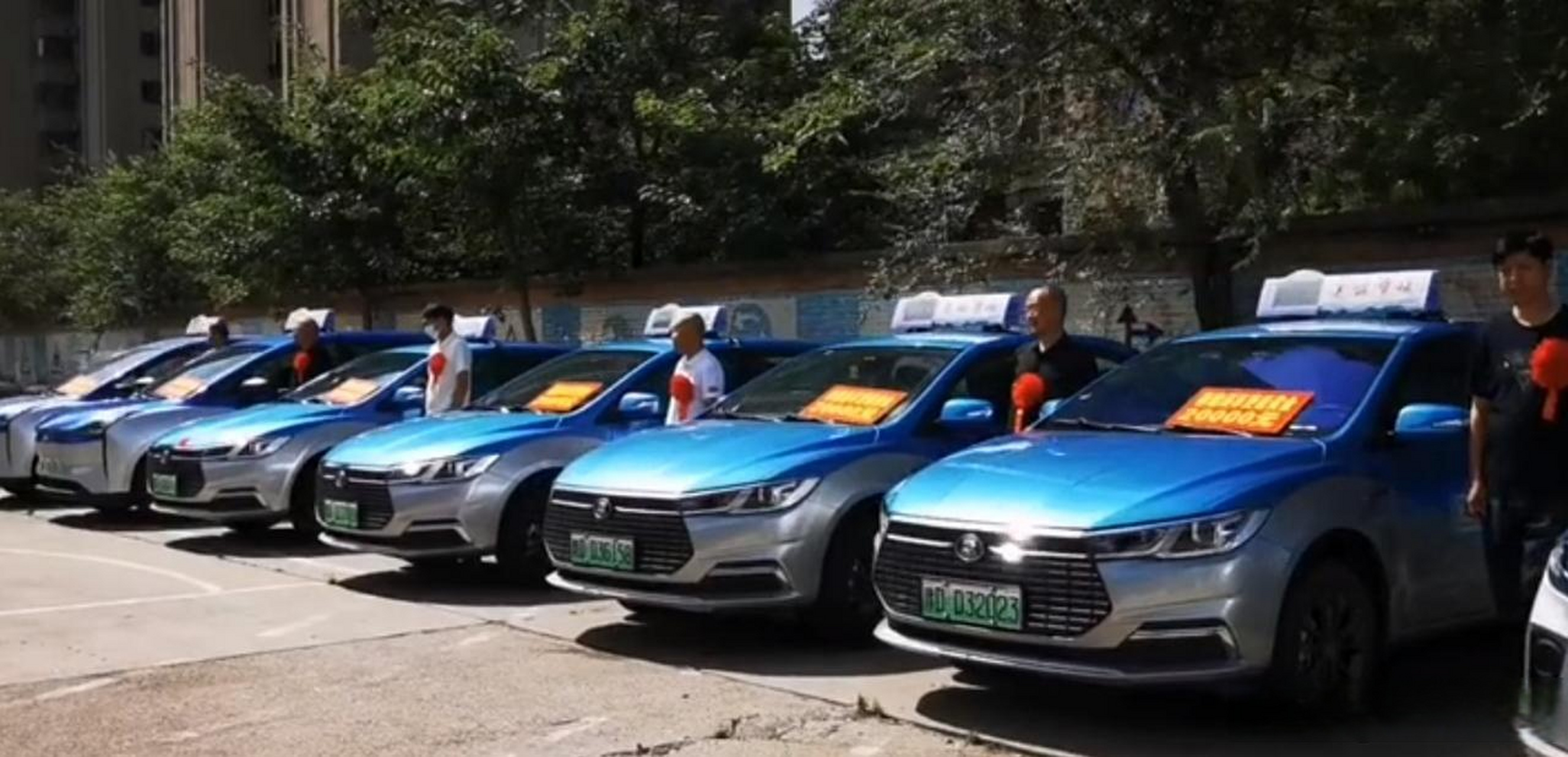 平顶山每辆出租车奖励2万元  本台平顶山7月8日是消息,平顶山市大力