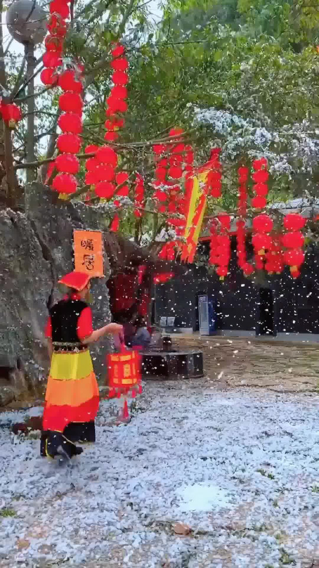 广南玄天幻境景区溶洞给人以神秘