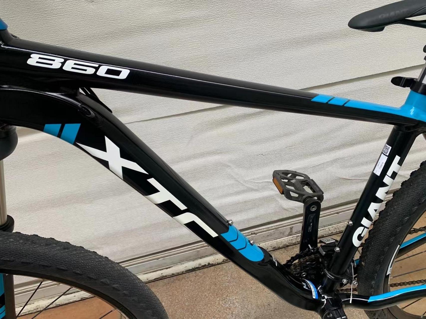 捷安特xtc860,特价3100配置禧玛诺slx30速油压碟刹,原装线控锁死气叉