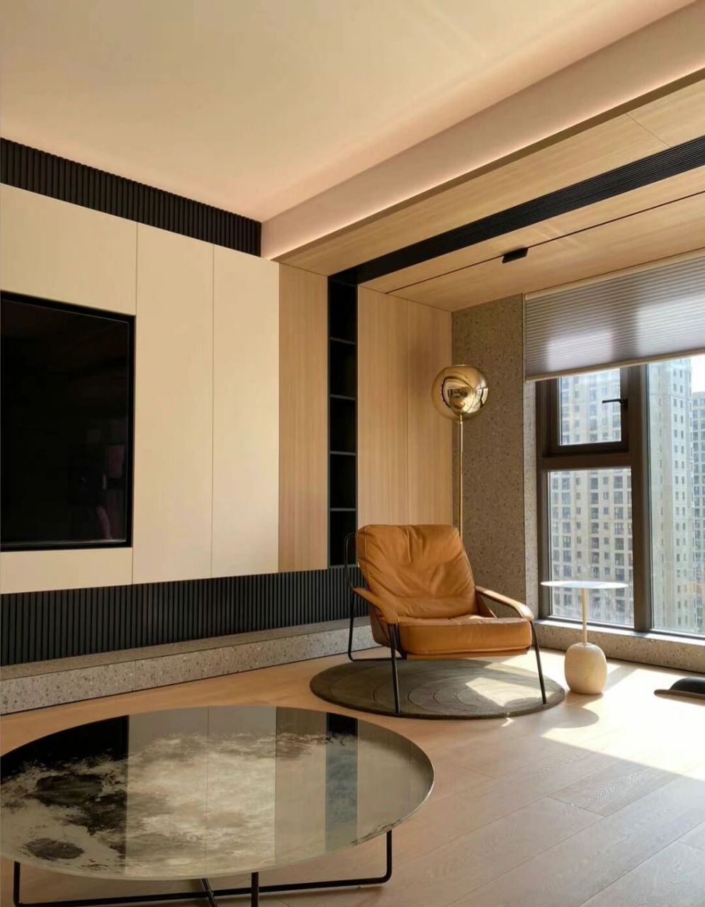 全屋定制|局部木饰面吊顶 打造另一番韵味 🔰局部木饰面上顶,区分空