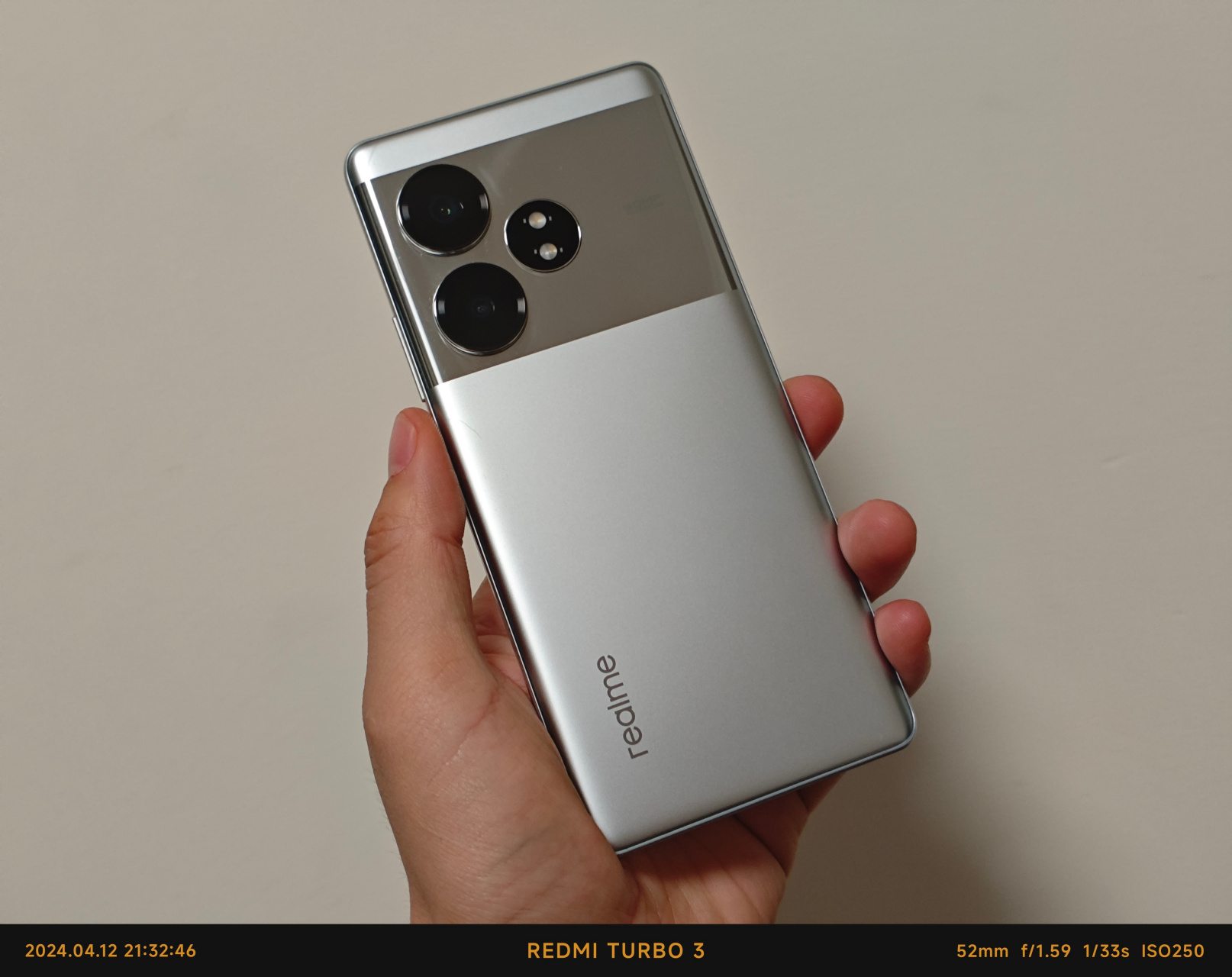 1699元起步,真我gt neo6 se整得真特么卷啊,曲面屏 玻璃机身 第三代